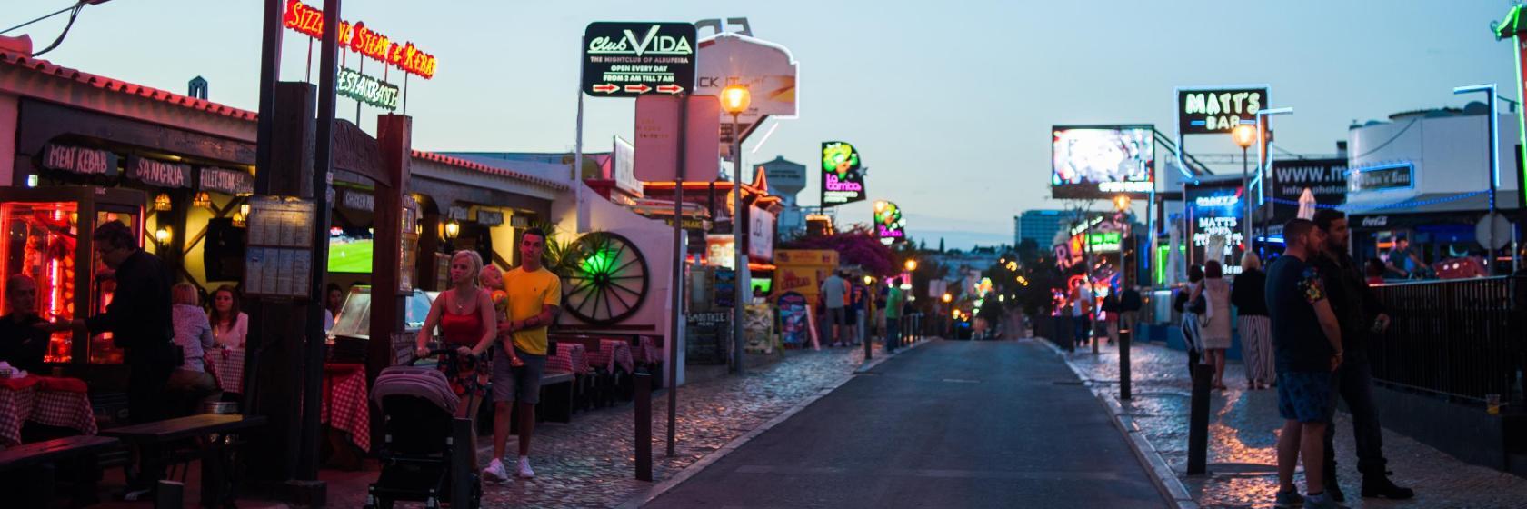 Zona The Strip de Albufeira